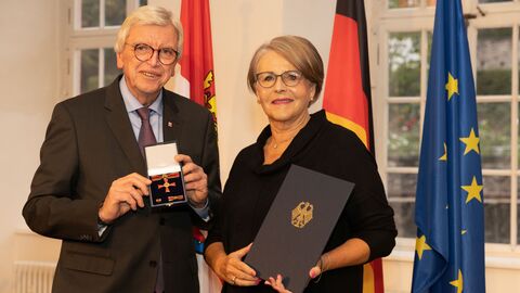 Auszeichnungen zu "75 Jahre Hessen"