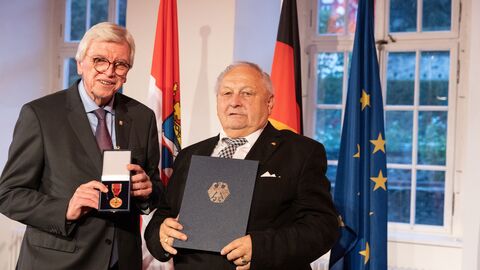 Auszeichnungen zu "75 Jahre Hessen"