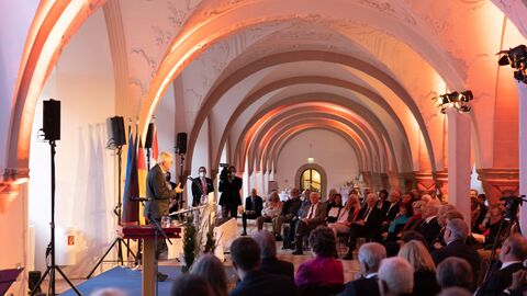 Auszeichnungen zu "75 Jahre Hessen"