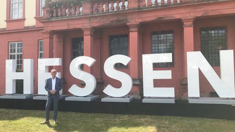 Kai Klose zu Besuch bei den HESSEN-Buchstaben