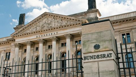 Front des Bundesrats-Gebäudes