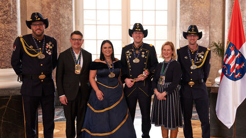 Ministerpräsident Boris Rhein und seine Frau Tanja Raab-Rhein empfangen im Schloss Biebrich in Wiesbaden hessische Fastnachtsvereine