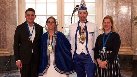 Ministerpräsident Boris Rhein und seine Frau Tanja Raab-Rhein empfangen im Schloss Biebrich in Wiesbaden hessische Fastnachtsvereine