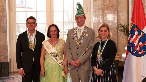 Ministerpräsident Boris Rhein und seine Frau Tanja Raab-Rhein empfangen im Schloss Biebrich in Wiesbaden hessische Fastnachtsvereine