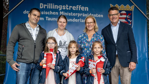 Ministerpräsident Rhein beim Drillingstreffen 2025